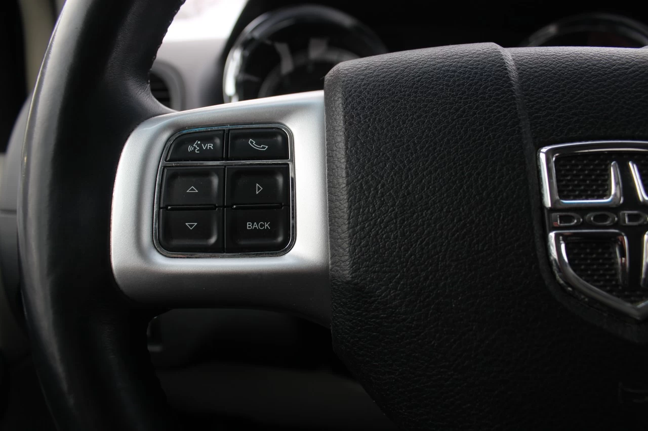 2016 Dodge Caravan Crew Image principale