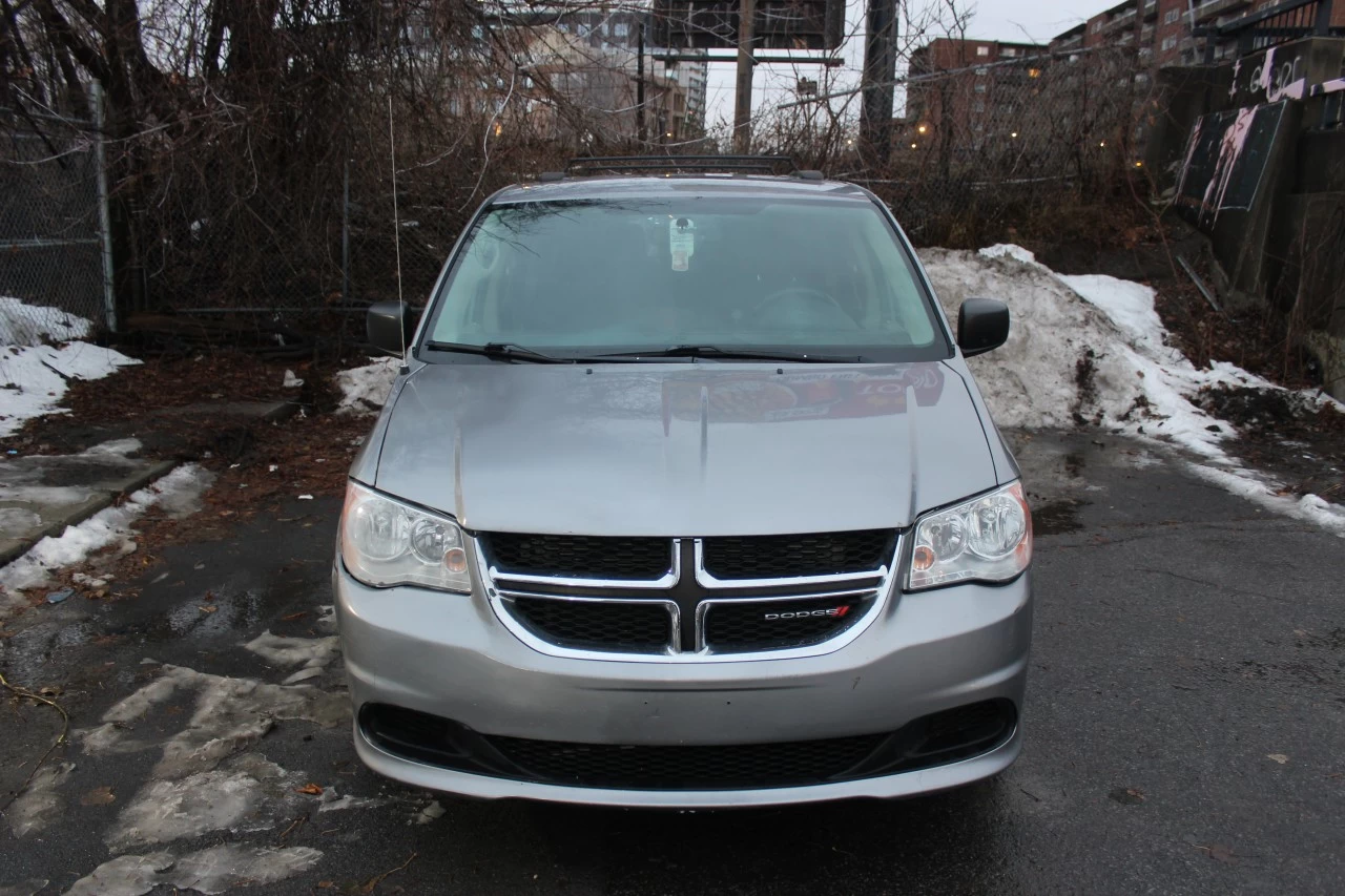 2016 Dodge Grand Caravan SXT Image principale
