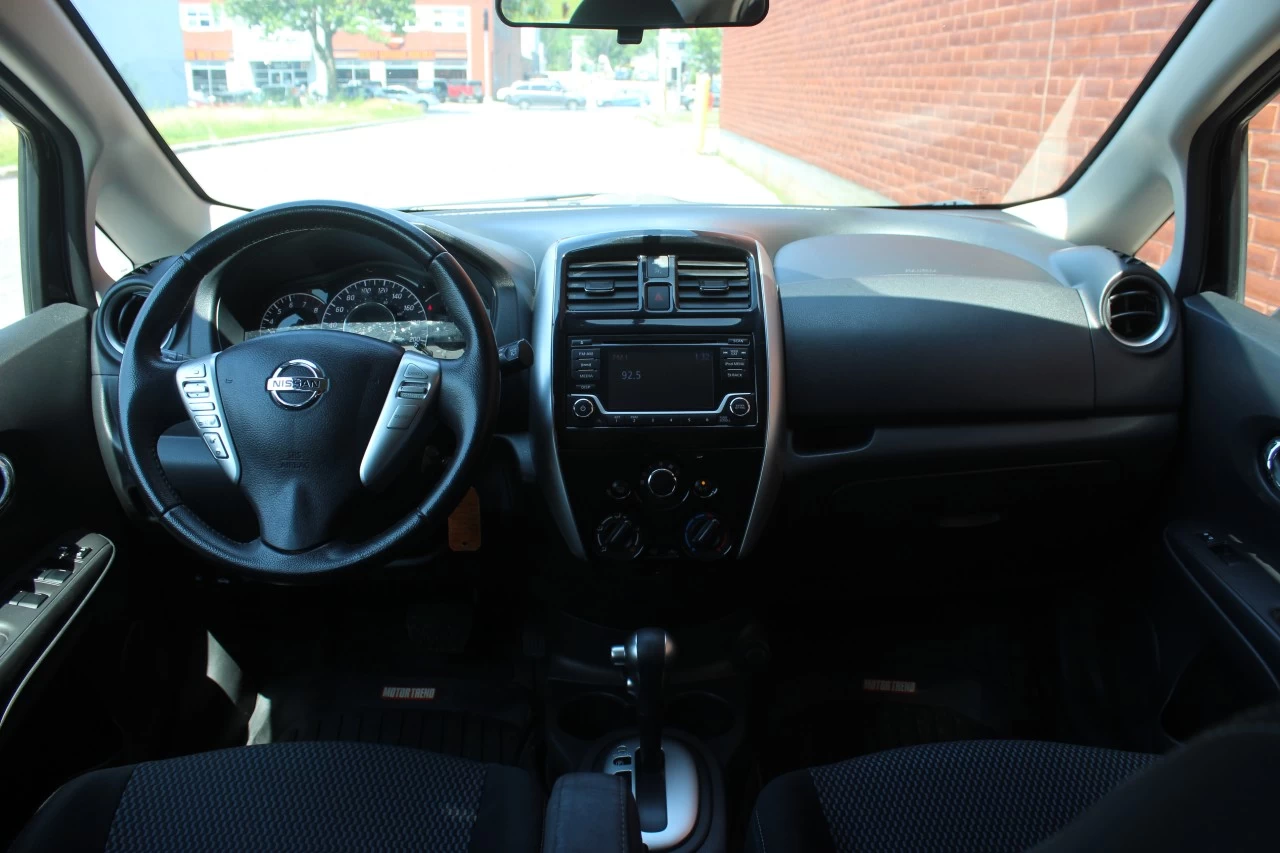2017 Nissan Versa Note SV Image principale