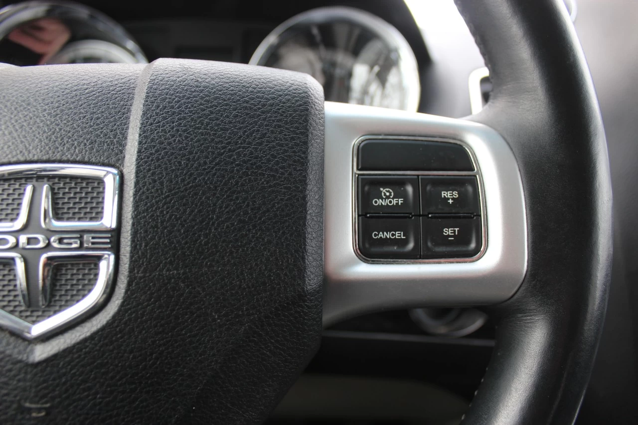 2016 Dodge Caravan Crew Image principale