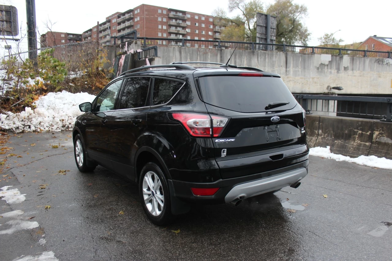 2018 Ford Escape SE Image principale