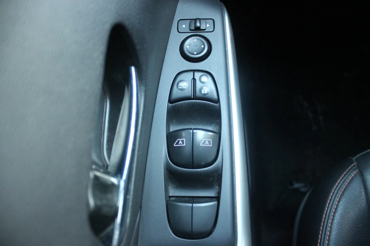 2019 Nissan Kicks SR Image principale