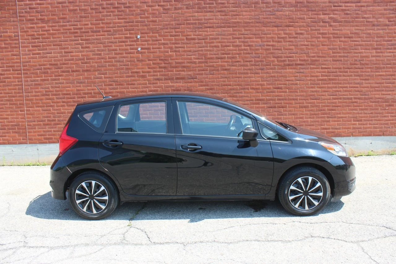 2017 Nissan Versa Note SV Image principale