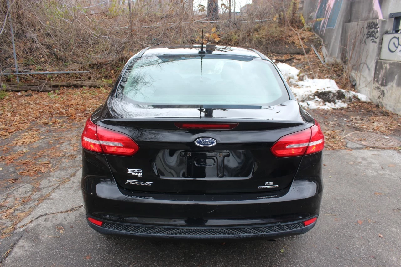 2016 Ford Focus SE Image principale