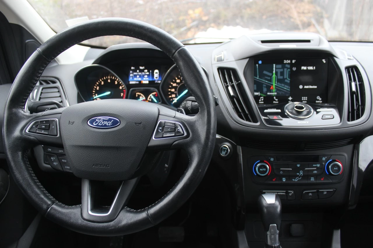 2017 Ford Escape Titanium Image principale