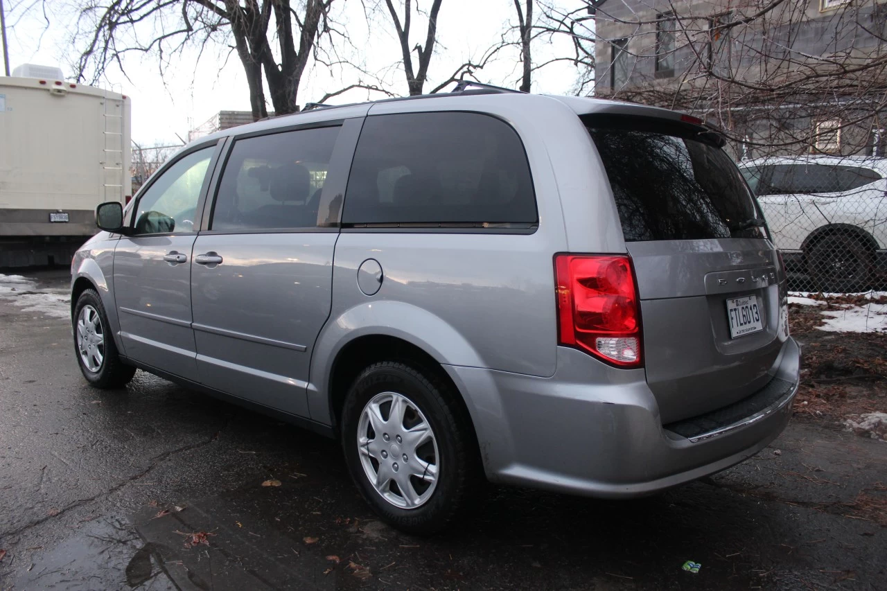 2016 Dodge Grand Caravan SXT Image principale