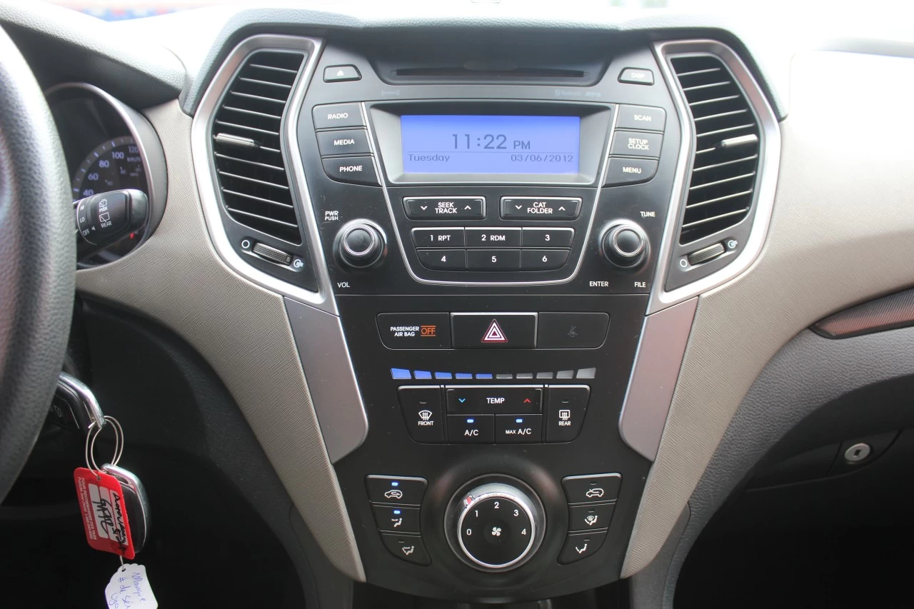 2013 Hyundai Santa Fe FWD 4dr 2.4L Auto Image principale