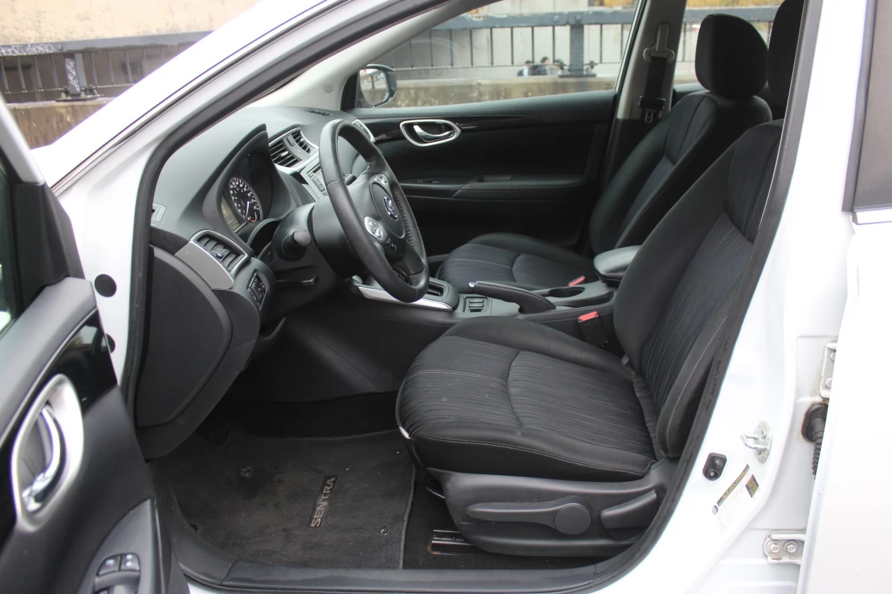 2017 Nissan Sentra SV Image principale